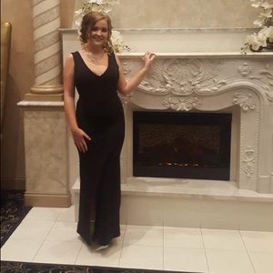 Women’s Beautiful Black Windsor Dress , Size M